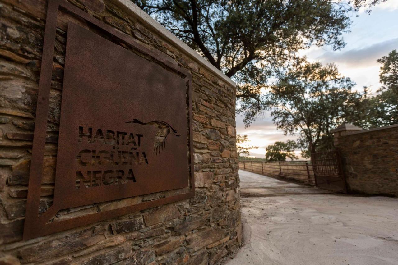 Habitat Cigueena Negra Valverde del Fresno Buitenkant foto